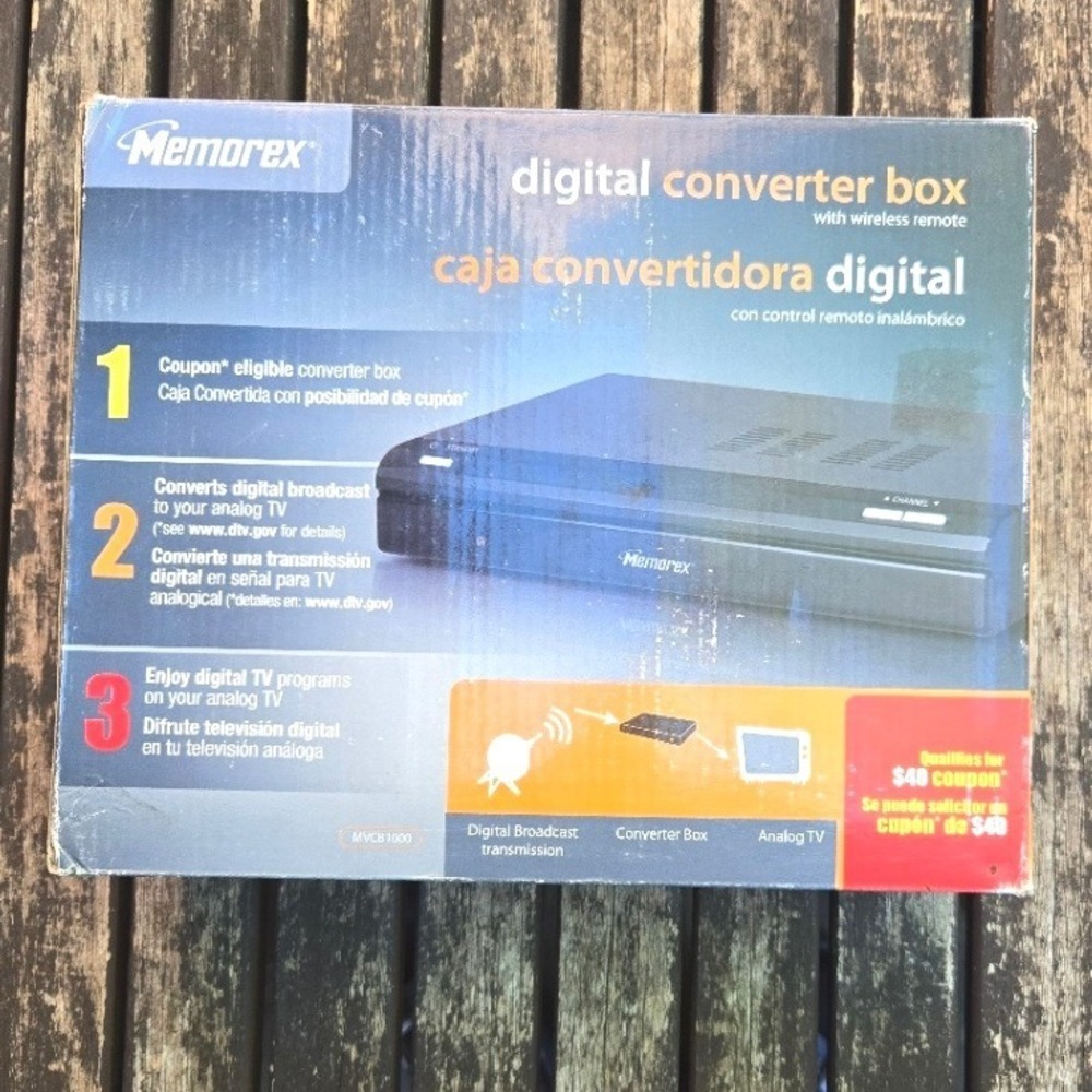 Memorex MVCB1000 Digital TV Converter Box with Remote Open Box NIB DTV